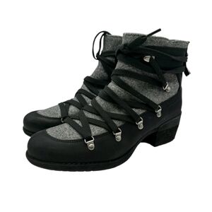 NWOT Merrell Women's Black Leather and‎ Gray Wool Lace Up Outdoors Boots